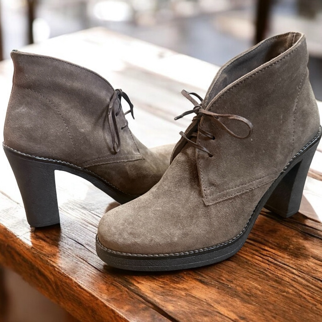 La Canadienne Taupe ‘Korey’ Heeled Boots